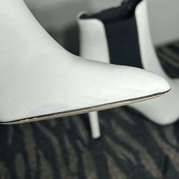 FOREVER 21 BOOTIES   - Picture 9 of 11